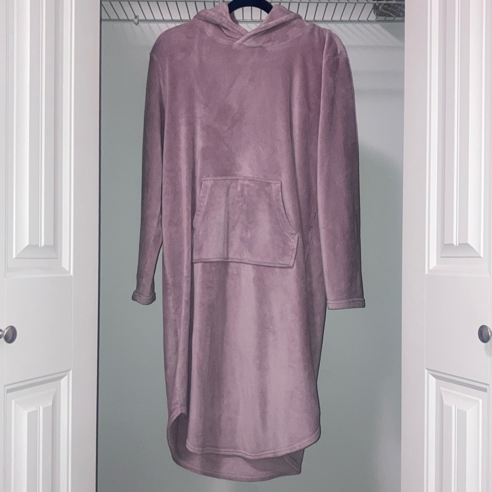 32 Degrees Hooded Lounger